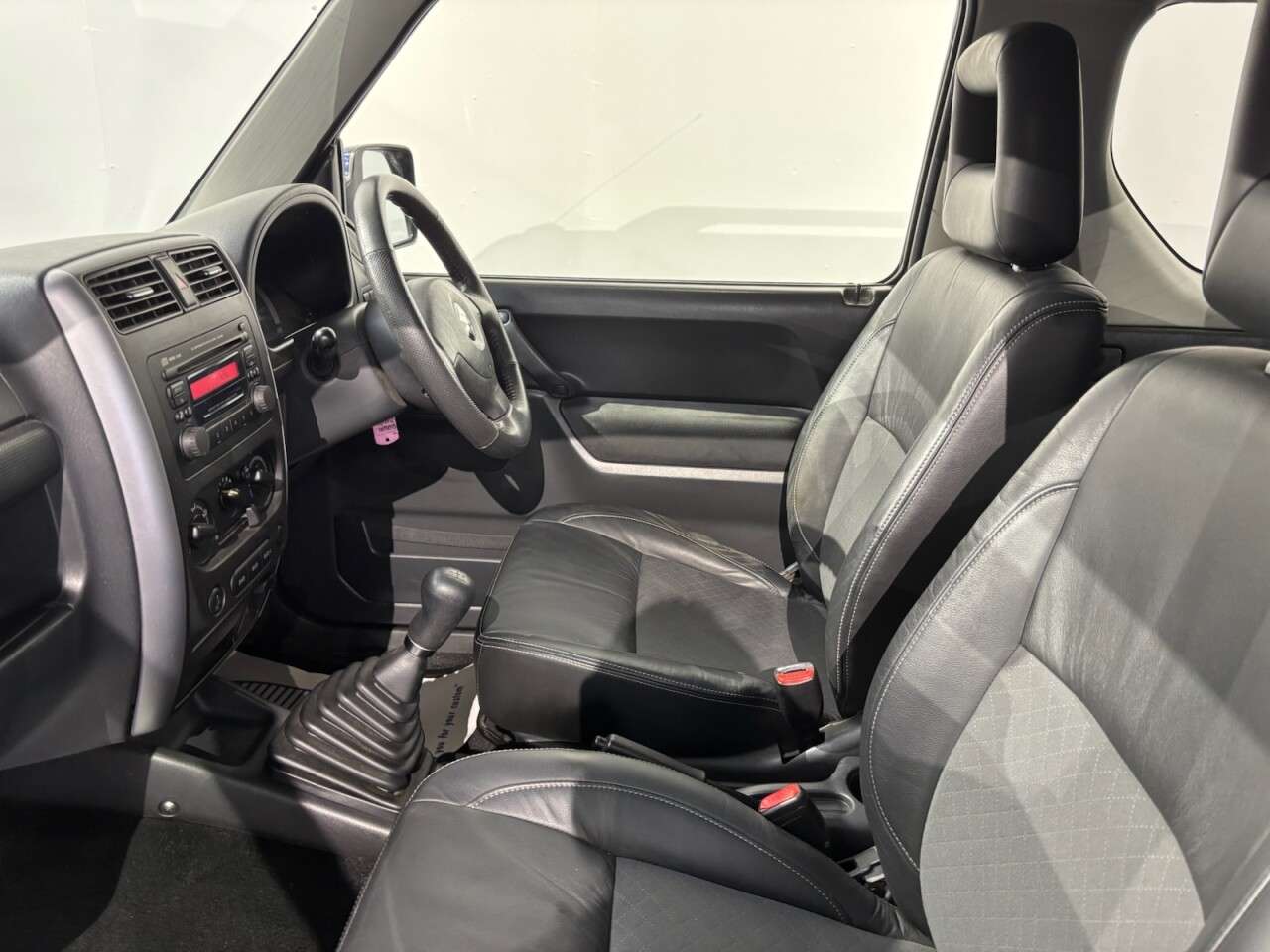 2010 SUZUKI JIMNY 2010 SUZUKI JIMNY