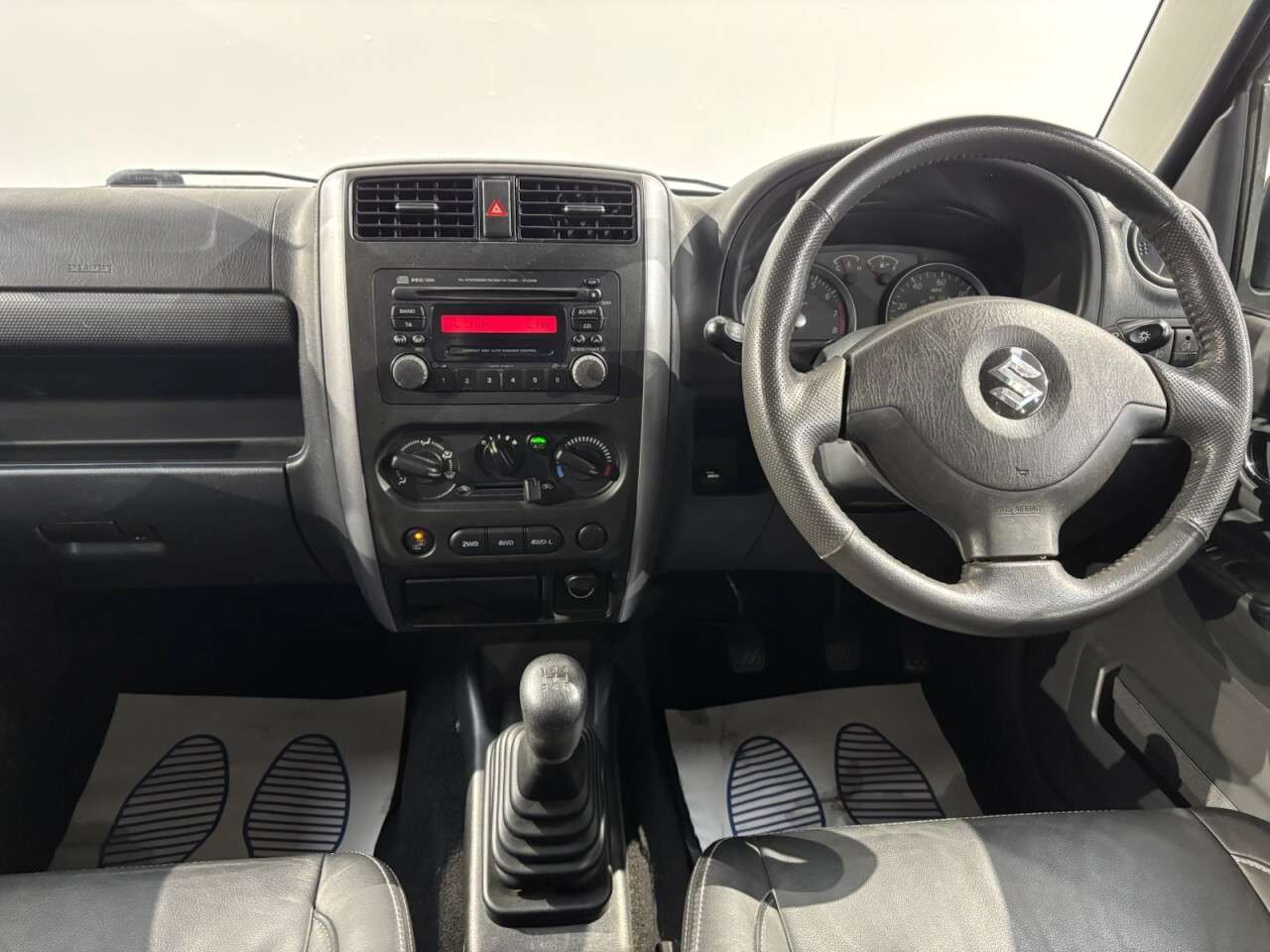 2010 SUZUKI JIMNY 2010 SUZUKI JIMNY