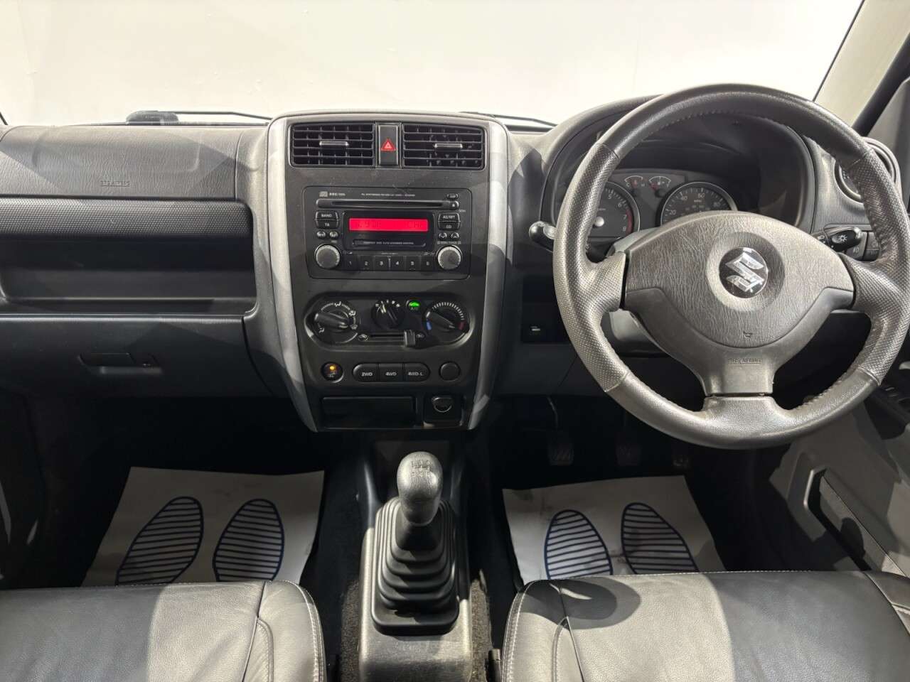 2010 SUZUKI JIMNY 2010 SUZUKI JIMNY