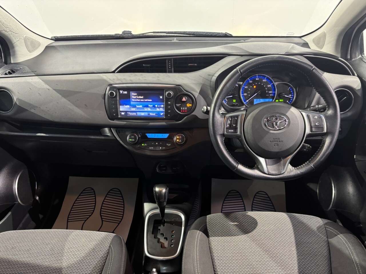 2017 TOYOTA YARIS 2017 TOYOTA YARIS
