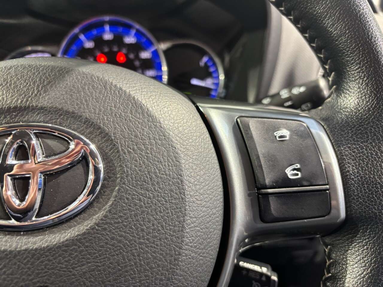 2017 TOYOTA YARIS 2017 TOYOTA YARIS