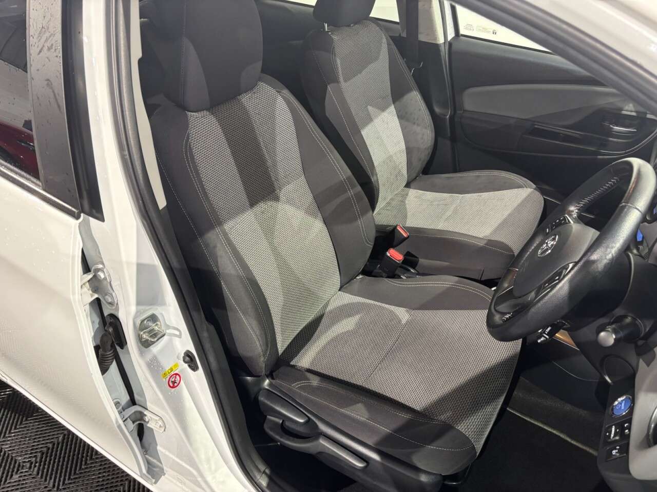 2017 TOYOTA YARIS 2017 TOYOTA YARIS