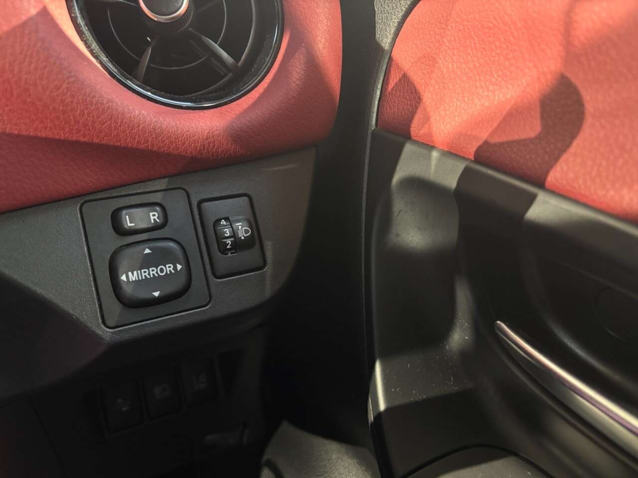 2017 TOYOTA YARIS 2017 TOYOTA YARIS