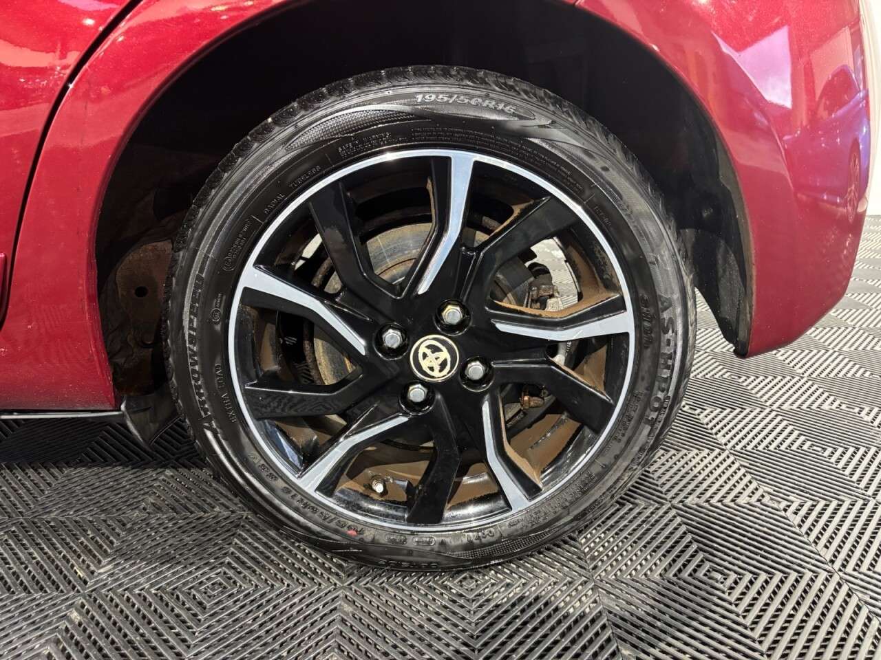 2017 TOYOTA YARIS 2017 TOYOTA YARIS