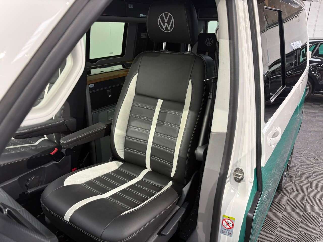 2024 VOLKSWAGEN TRANSPORTER CAMPERVAN 2024 VOLKSWAGEN TRANSPORTER CAMPERVAN