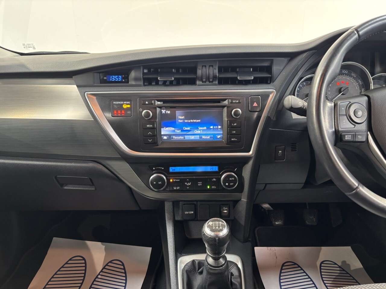 2015 TOYOTA AURIS 2015 TOYOTA AURIS