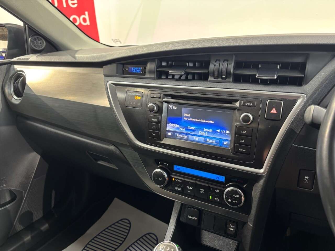2015 TOYOTA AURIS 2015 TOYOTA AURIS