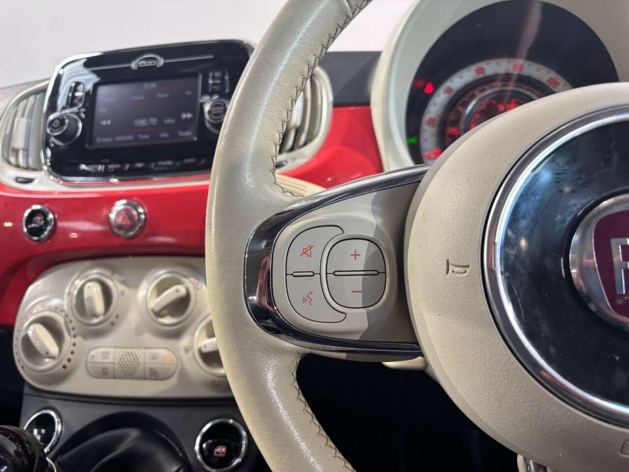 2017 FIAT 500 2017 FIAT 500