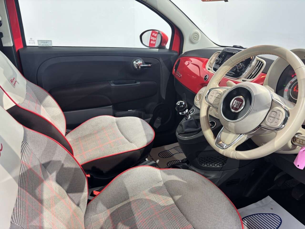 2017 FIAT 500 2017 FIAT 500
