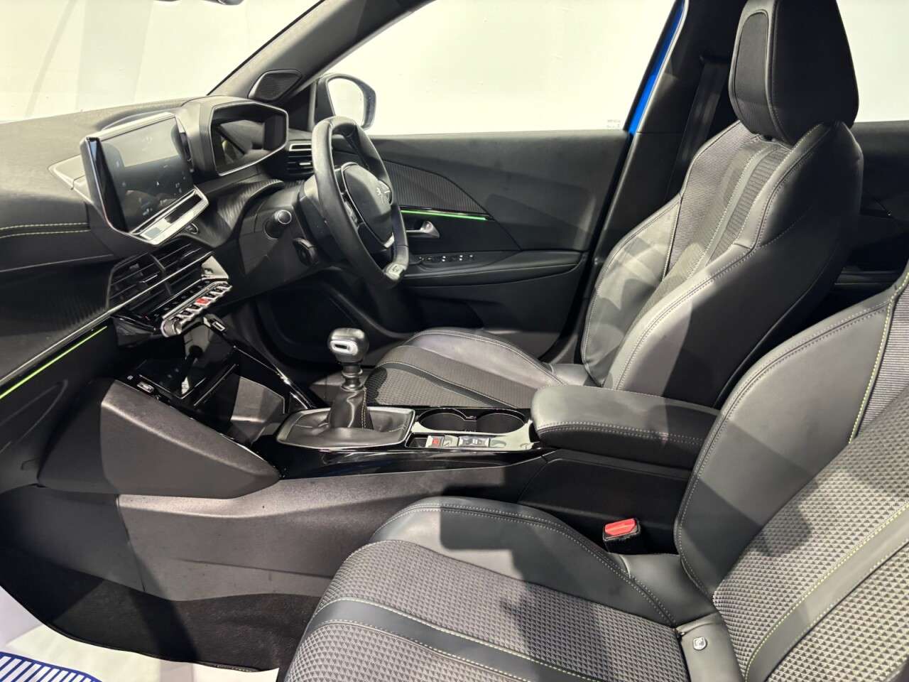 2021 PEUGEOT 2008 2021 PEUGEOT 2008