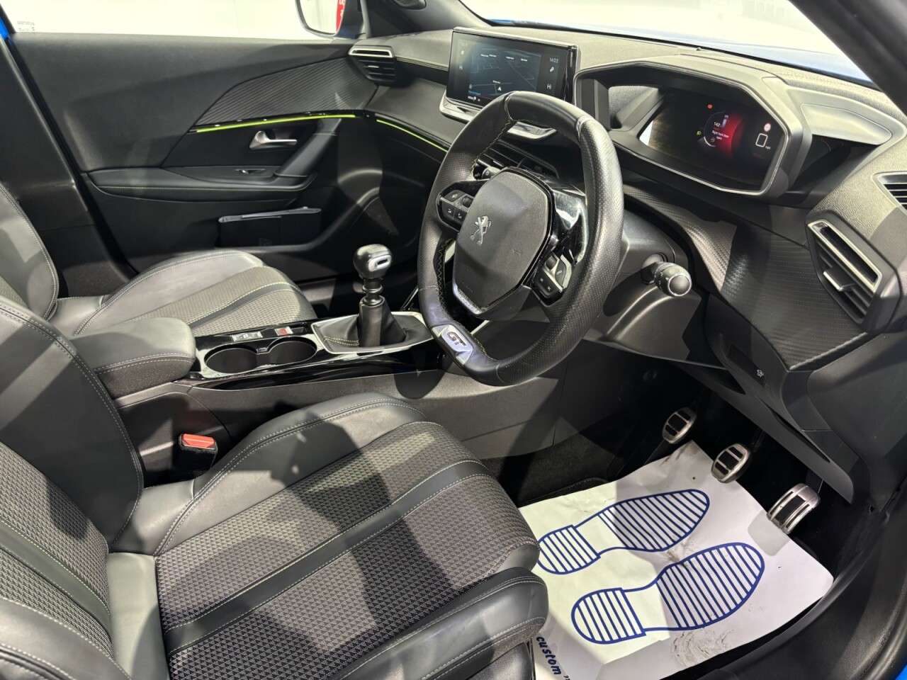 2021 PEUGEOT 2008 2021 PEUGEOT 2008