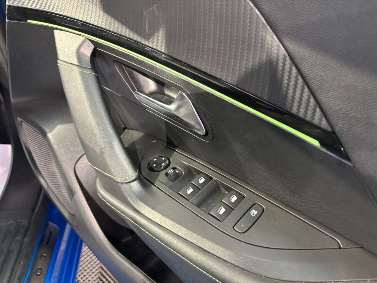 2021 PEUGEOT 2008 2021 PEUGEOT 2008