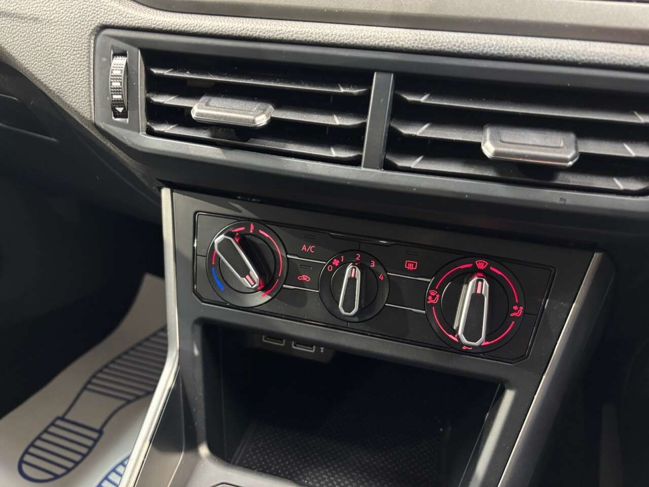2019 VOLKSWAGEN POLO 2019 VOLKSWAGEN POLO