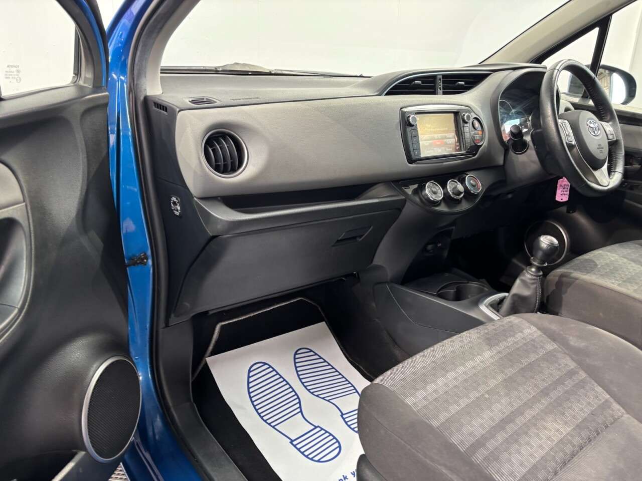 2017 TOYOTA YARIS 2017 TOYOTA YARIS