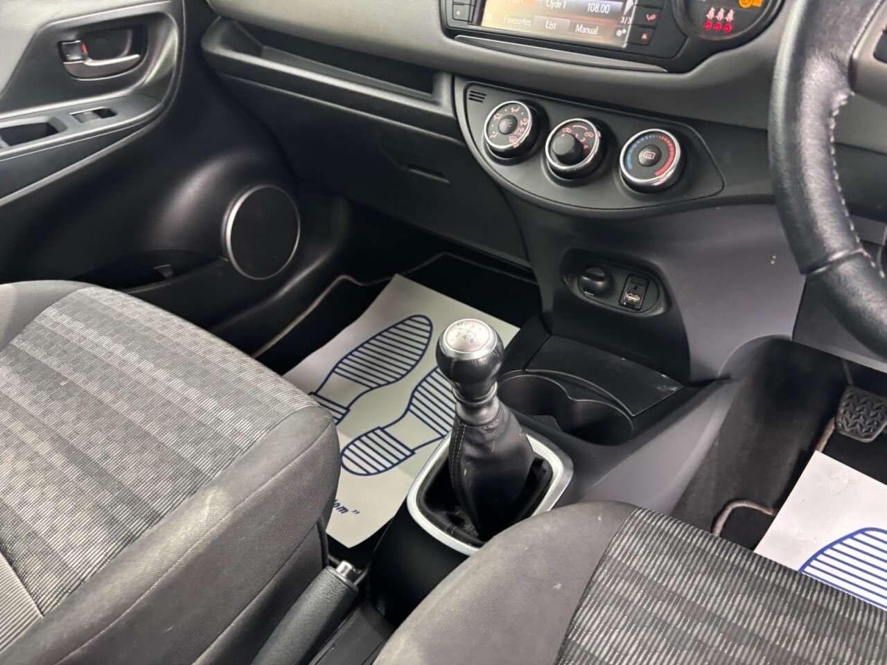 2017 TOYOTA YARIS 2017 TOYOTA YARIS