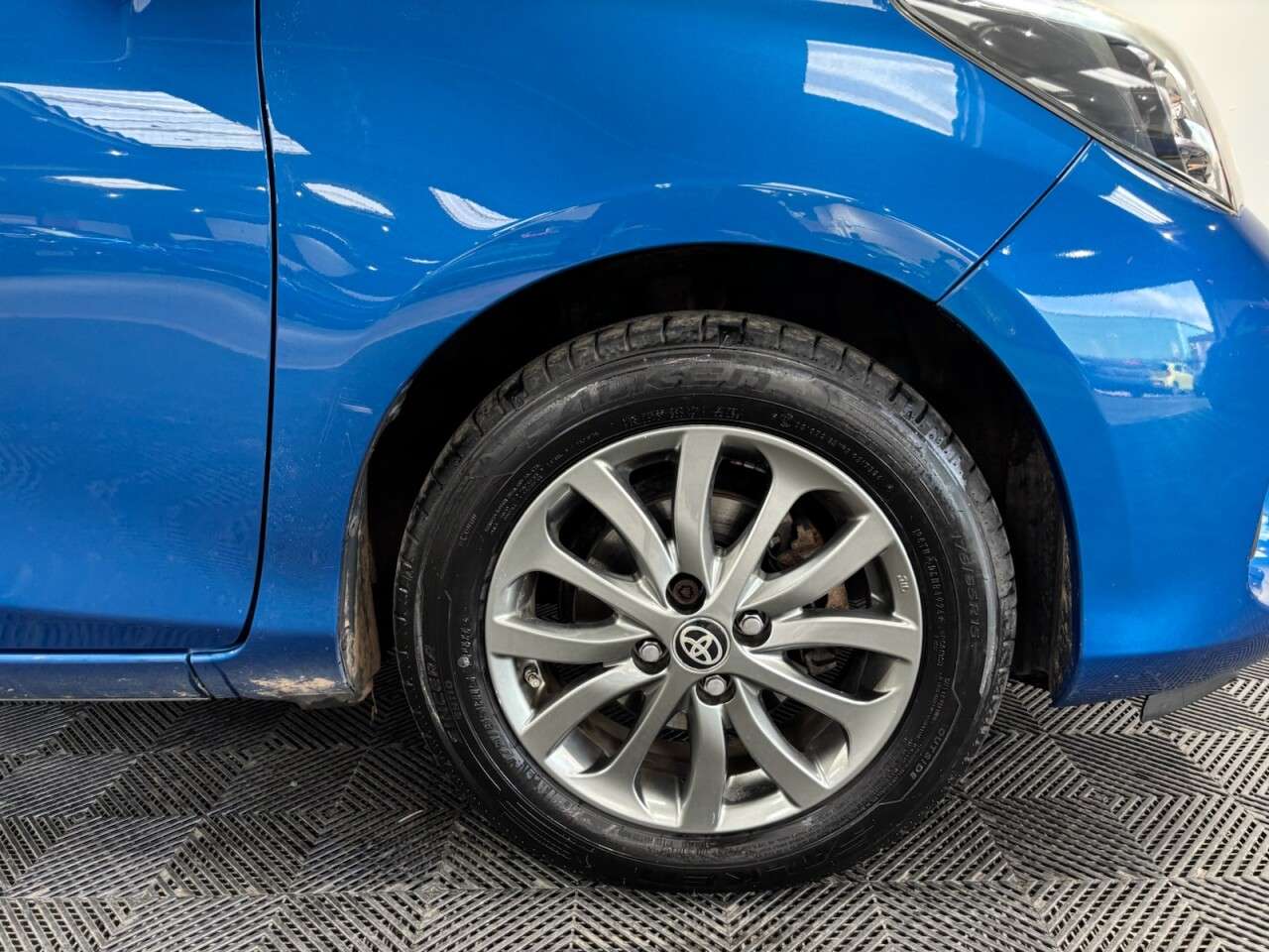 2017 TOYOTA YARIS 2017 TOYOTA YARIS