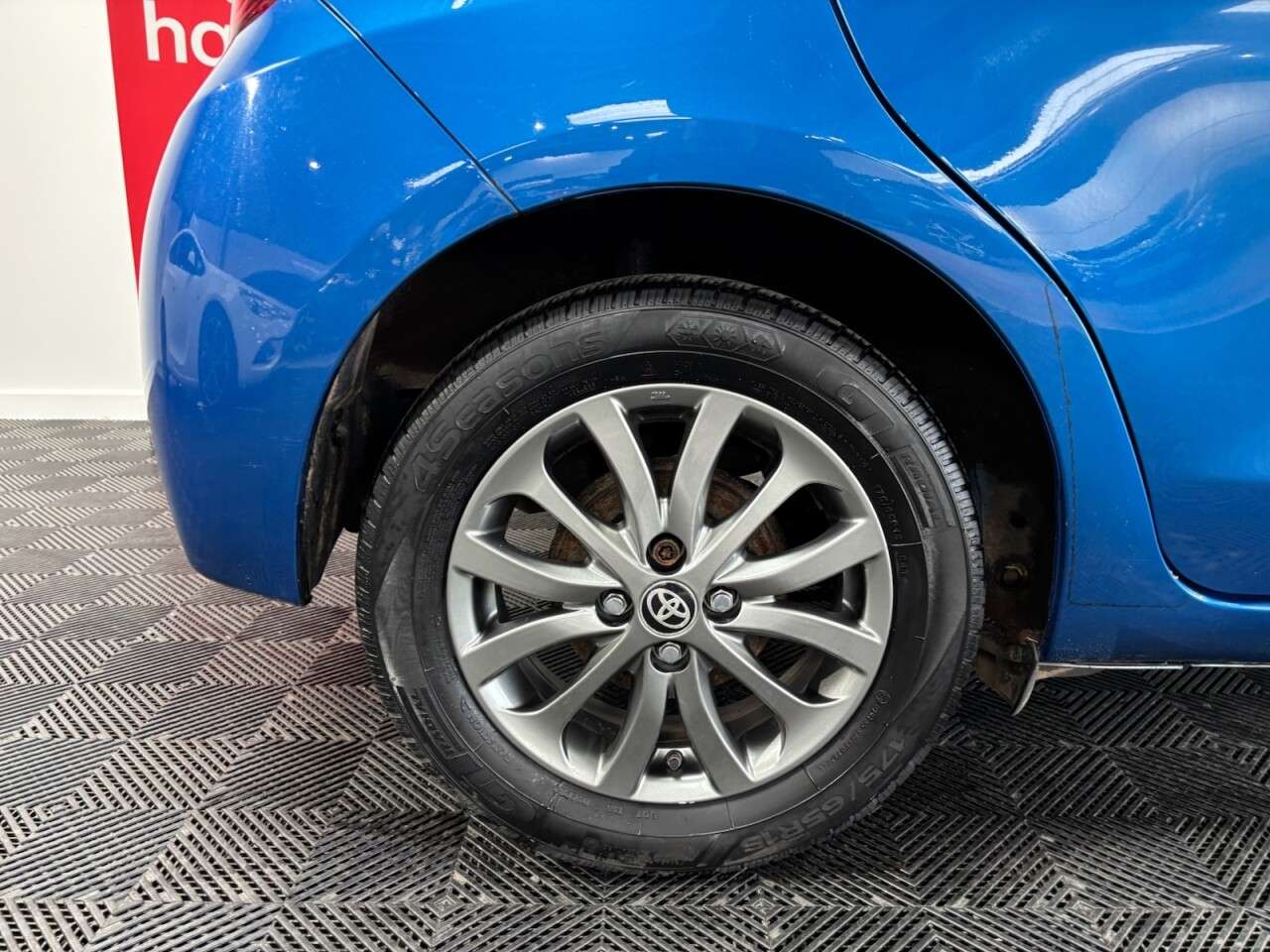 2017 TOYOTA YARIS 2017 TOYOTA YARIS