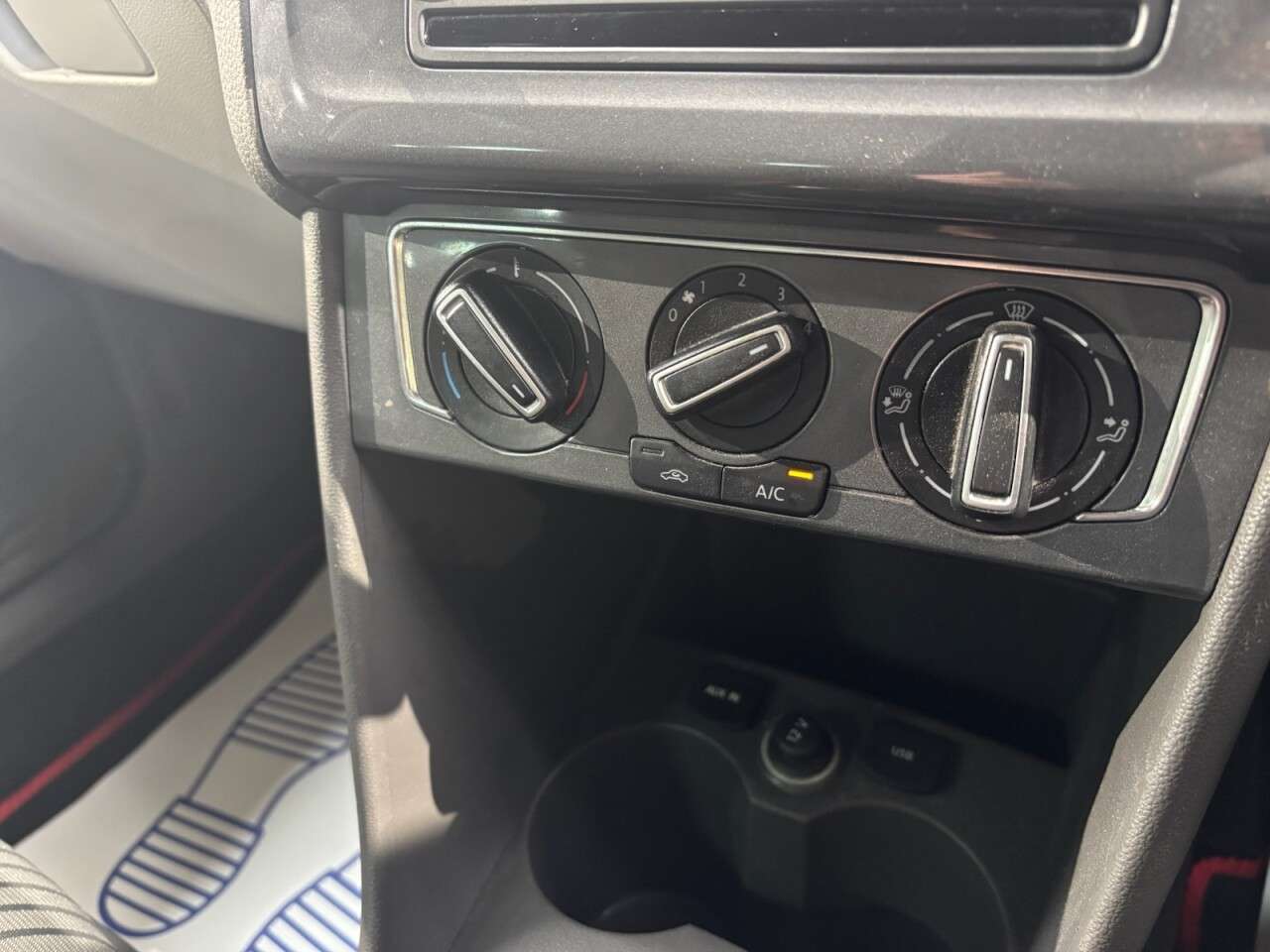 2015 VOLKSWAGEN POLO 2015 VOLKSWAGEN POLO