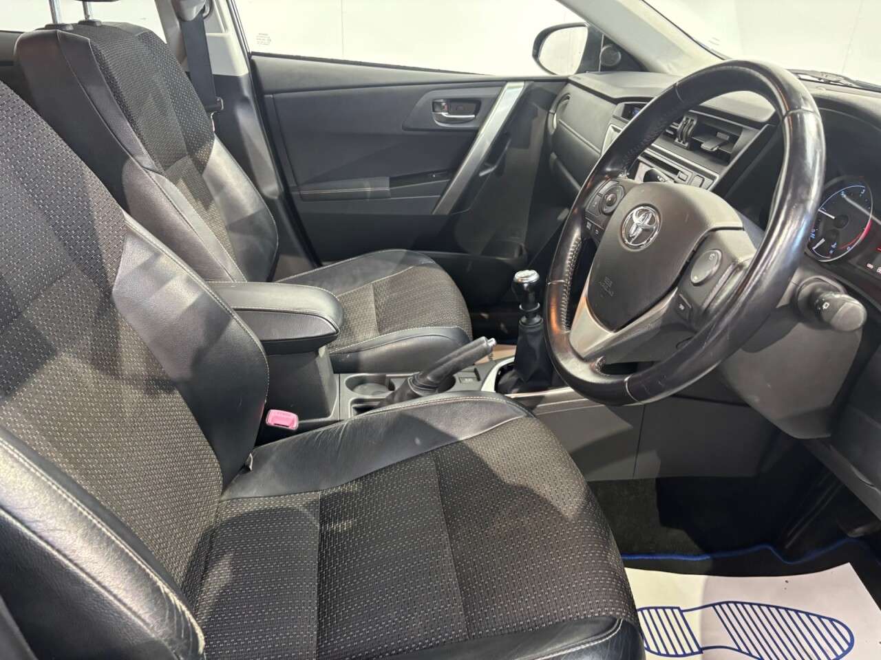 2015 TOYOTA AURIS 2015 TOYOTA AURIS