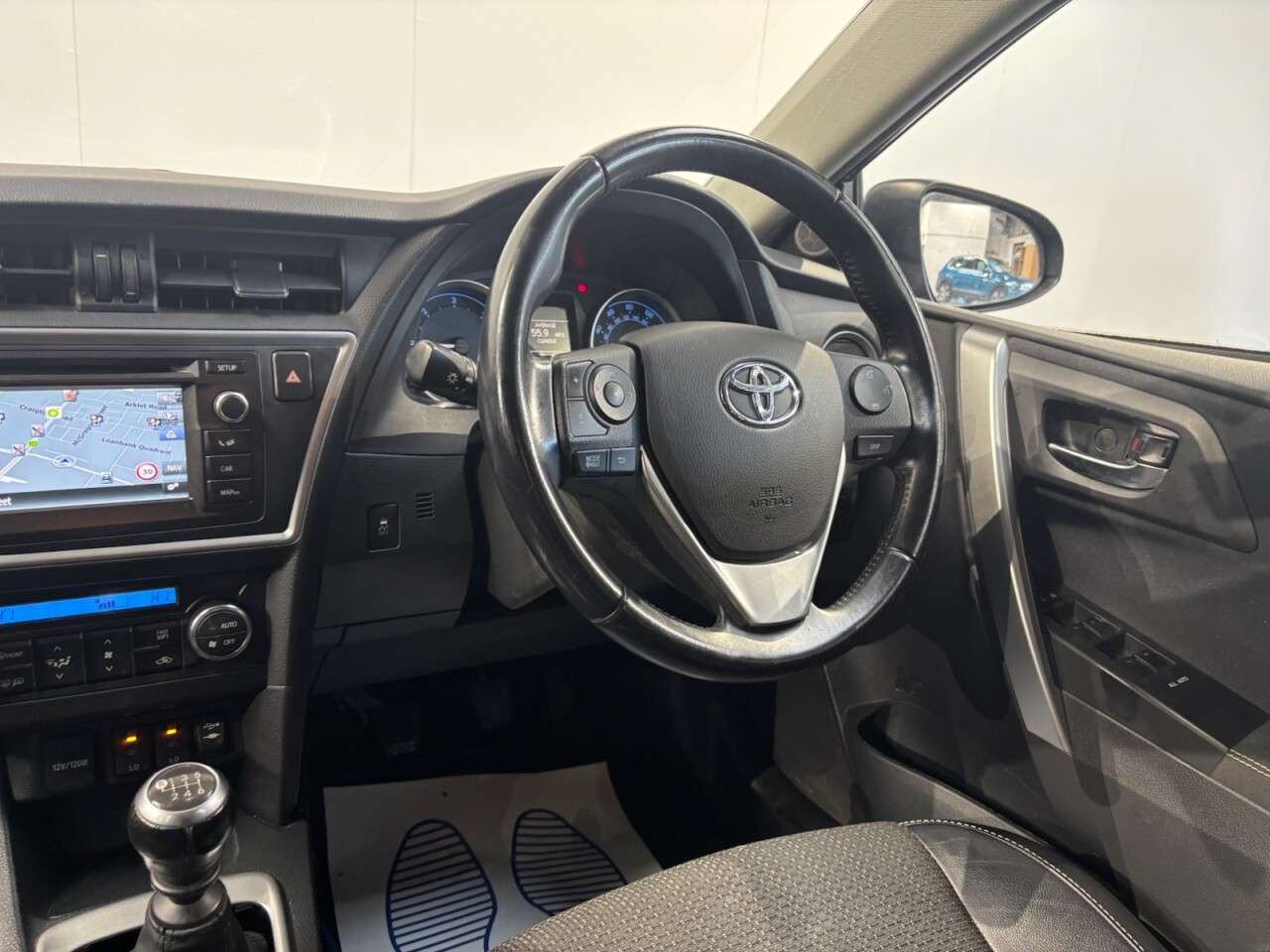 2015 TOYOTA AURIS 2015 TOYOTA AURIS