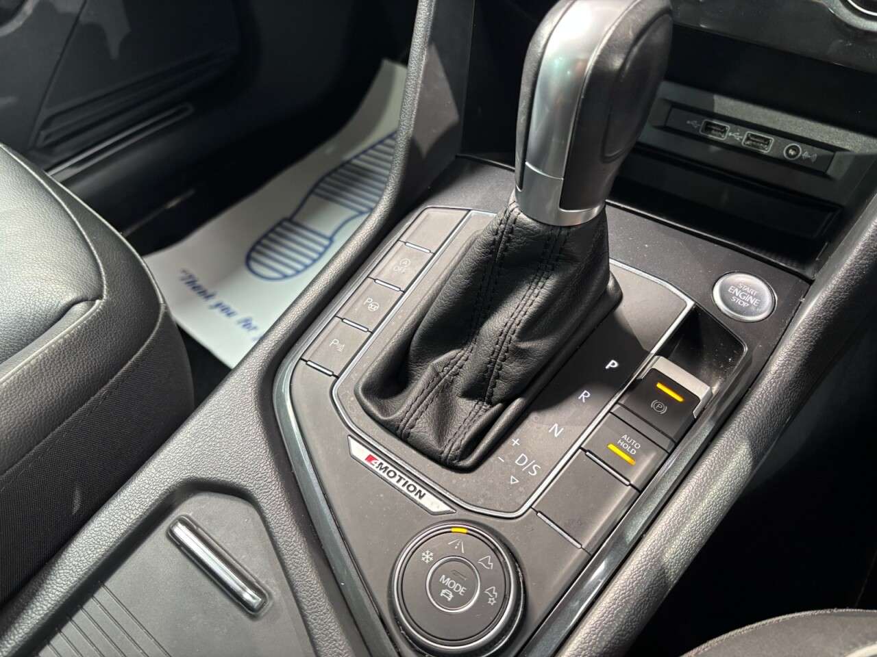 2018 VOLKSWAGEN TIGUAN 2018 VOLKSWAGEN TIGUAN