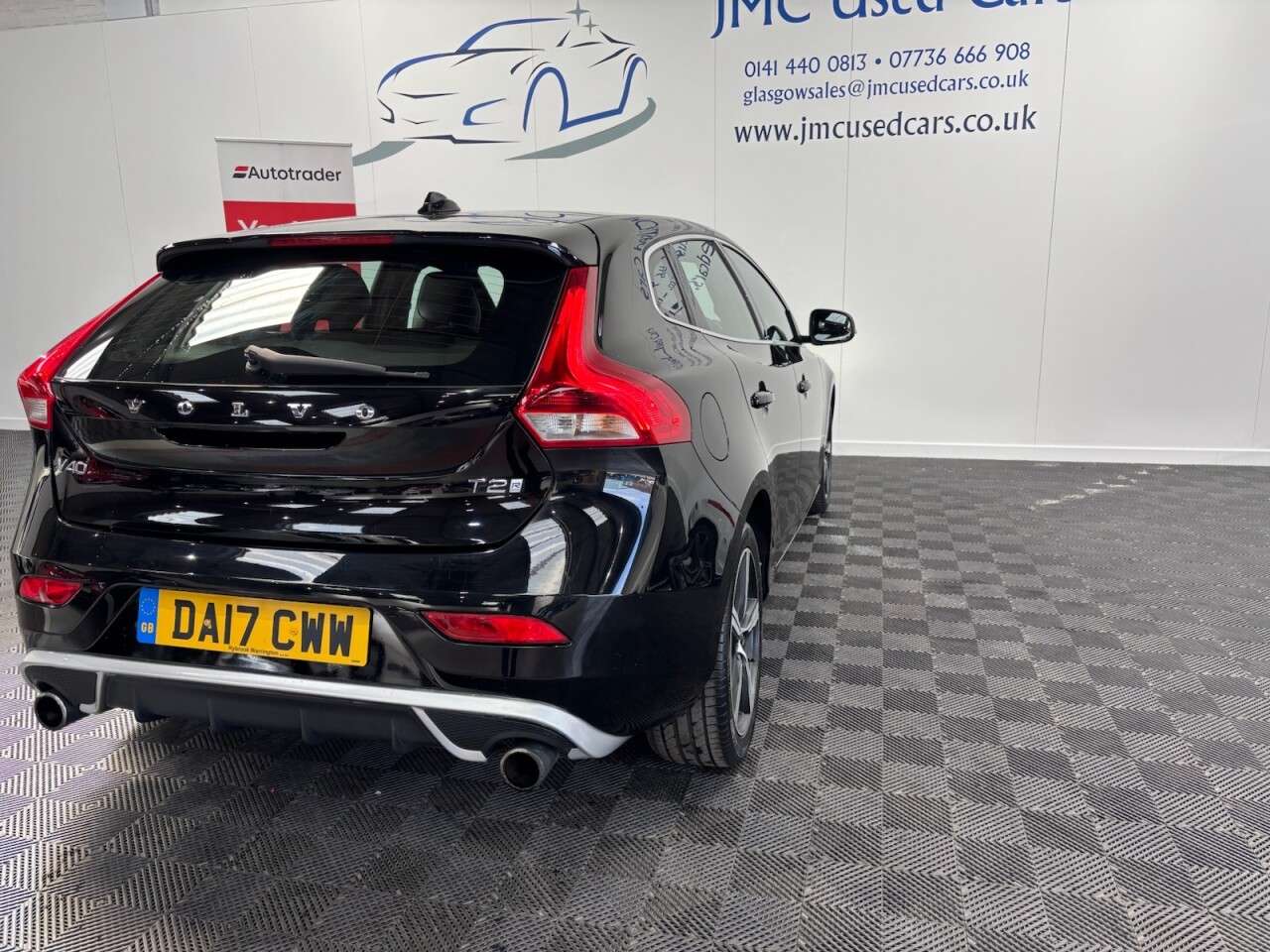 2017 VOLVO V40 2017 VOLVO V40