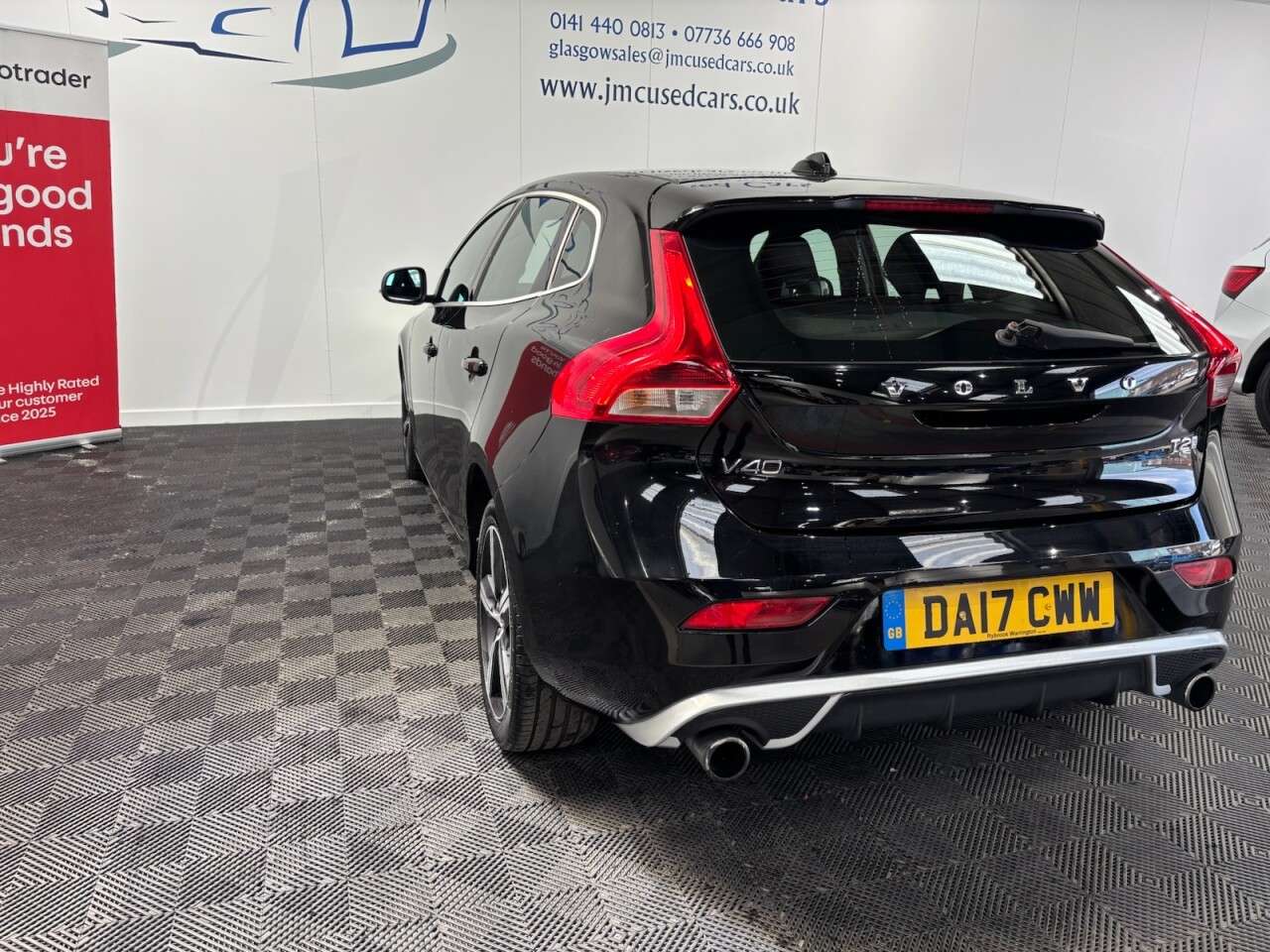 2017 VOLVO V40 2017 VOLVO V40