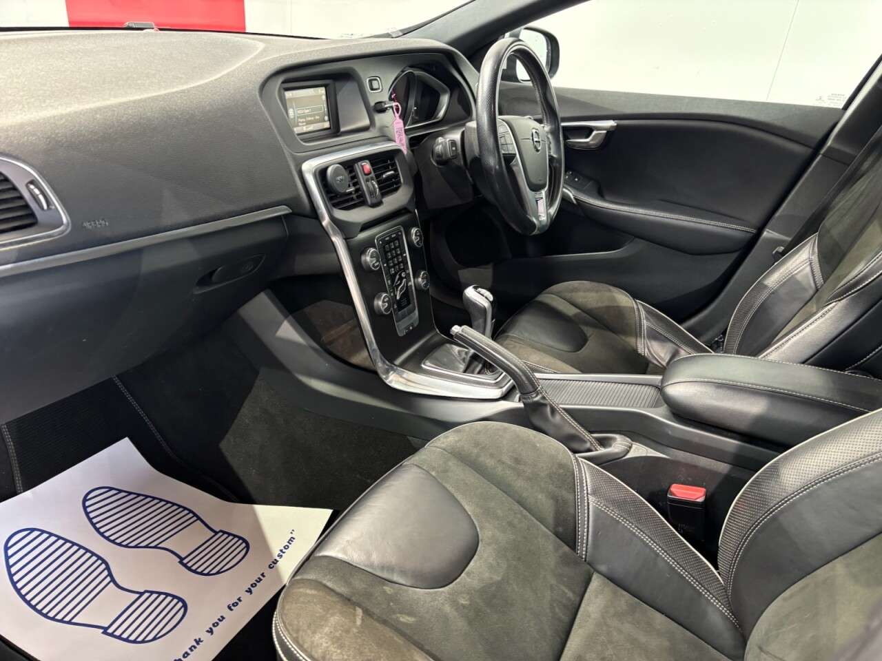 2017 VOLVO V40 2017 VOLVO V40