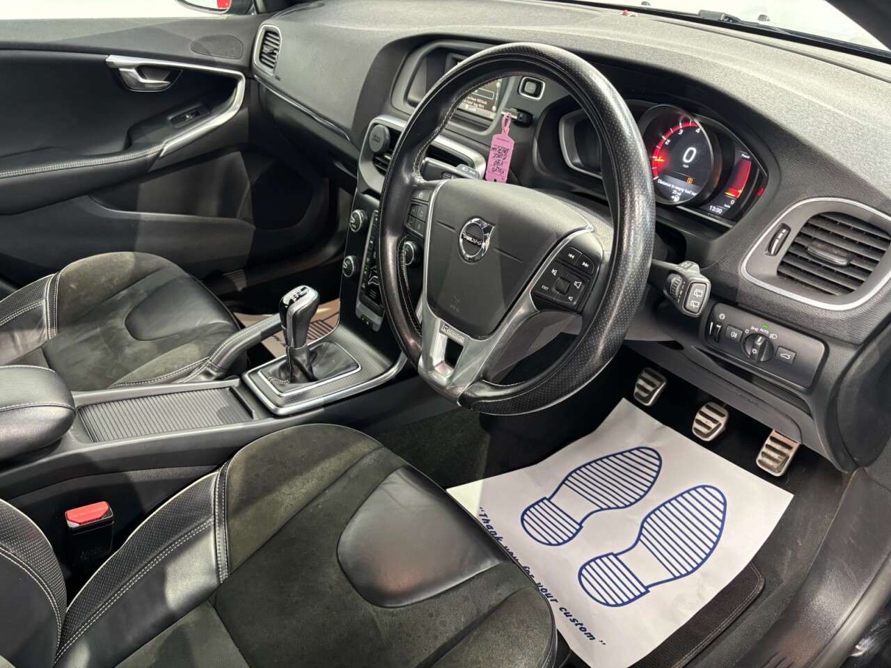 2017 VOLVO V40 2017 VOLVO V40