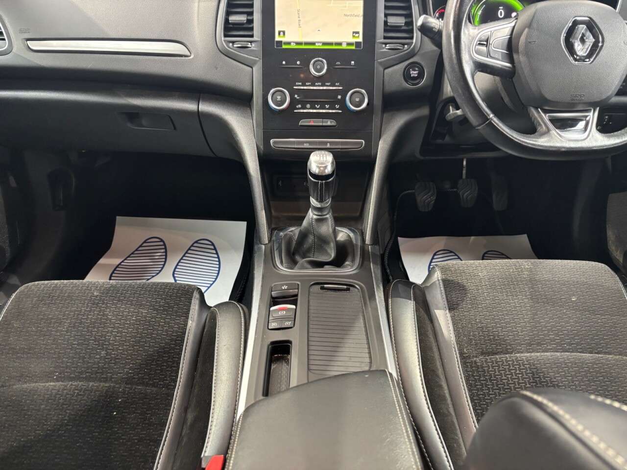 2017 RENAULT MEGANE 2017 RENAULT MEGANE