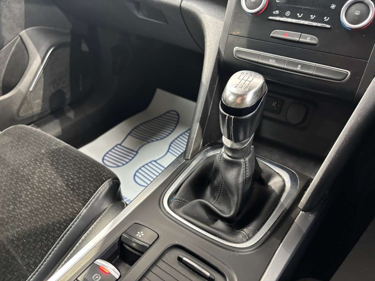 2017 RENAULT MEGANE 2017 RENAULT MEGANE