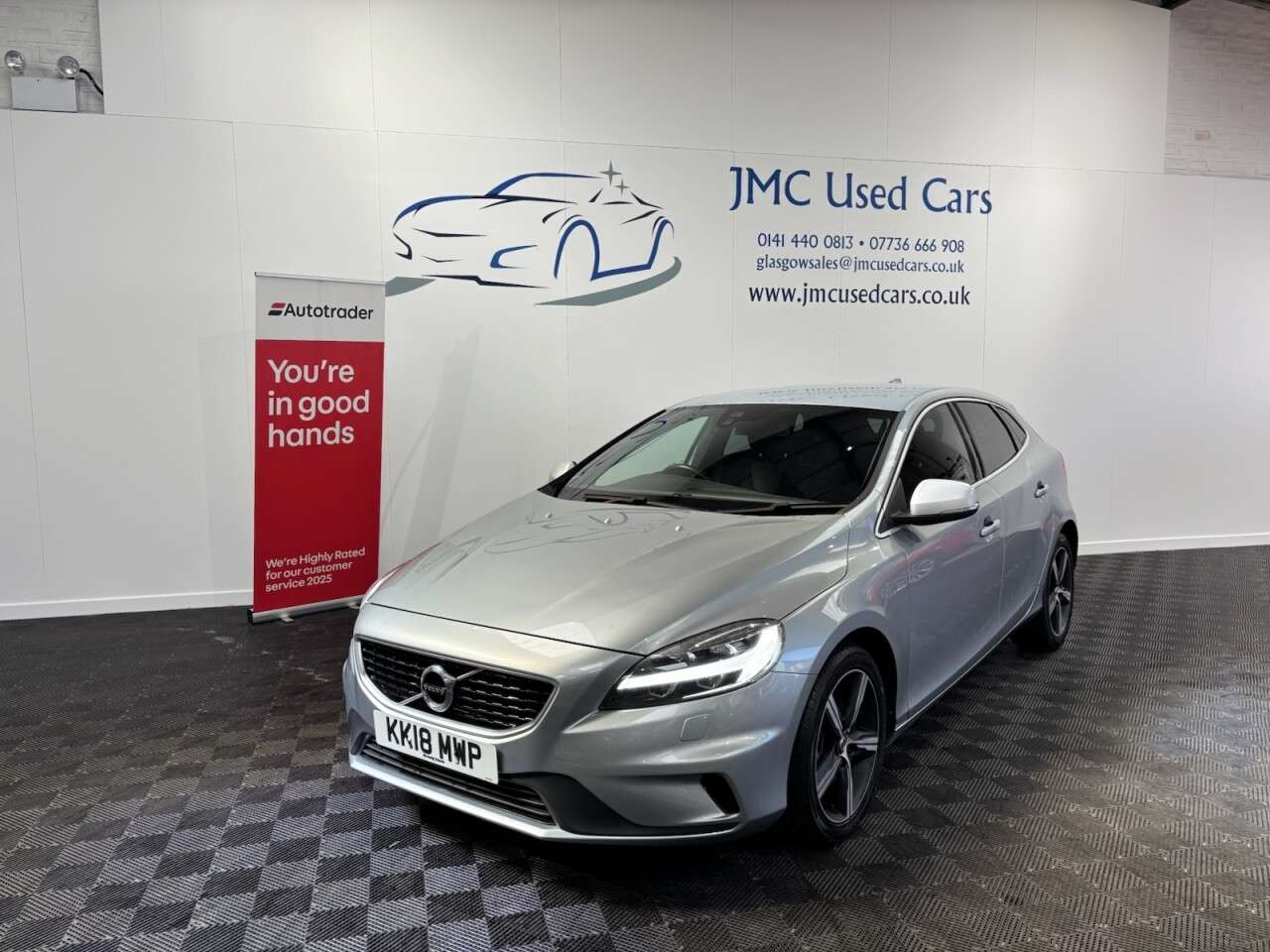 A 2018 VOLVO V40 1.5 T2 GPF R-Design Nav Plus Hatchback 5dr Petrol Auto Euro 6 (s/s) (122 ps A 2018 VOLVO V40 1.5 T2 GPF R-Design Nav Plus Hatchback 5dr Petrol Auto Euro 6 (s/s) (122 ps