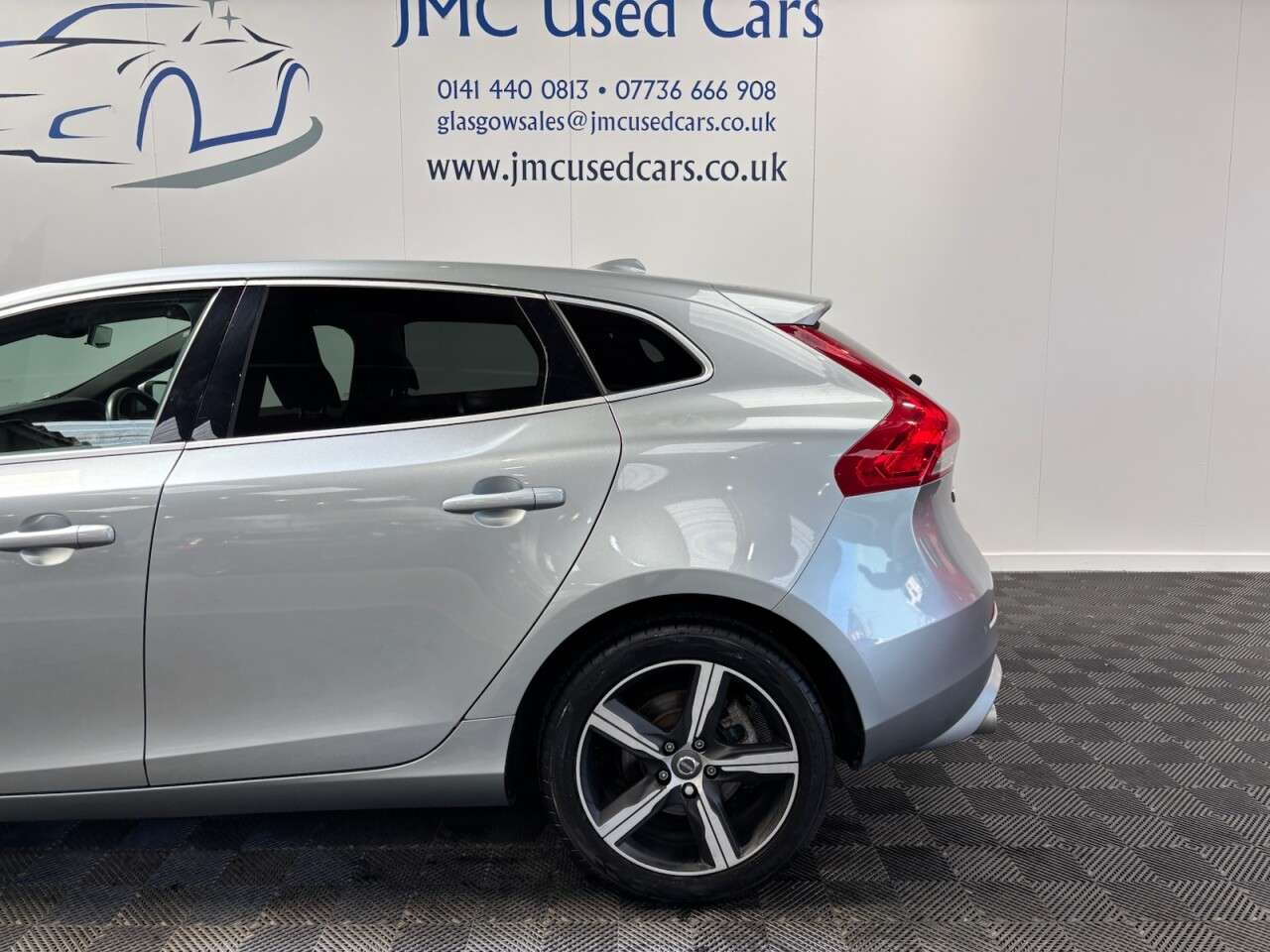2018 VOLVO V40 2018 VOLVO V40