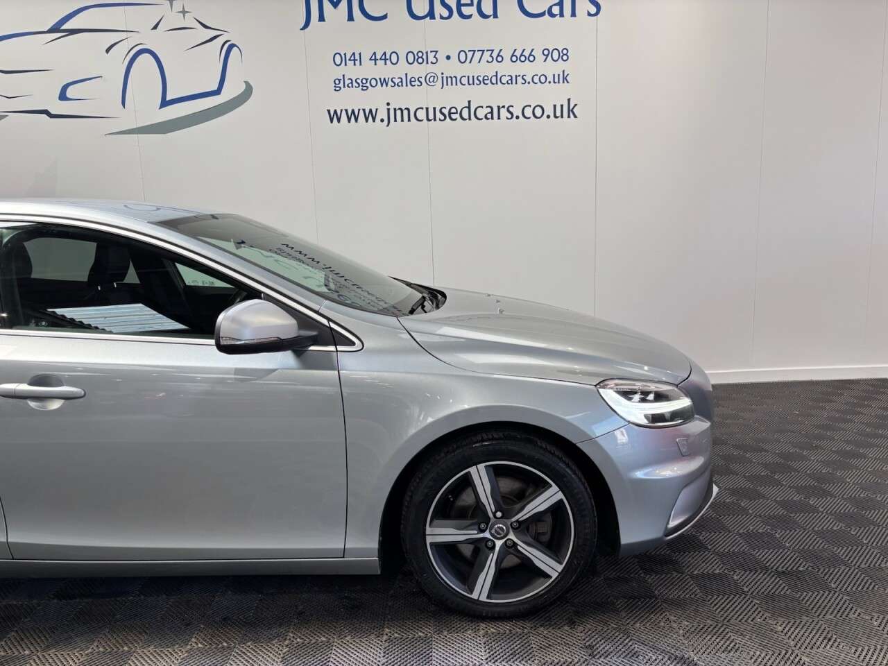 2018 VOLVO V40 2018 VOLVO V40
