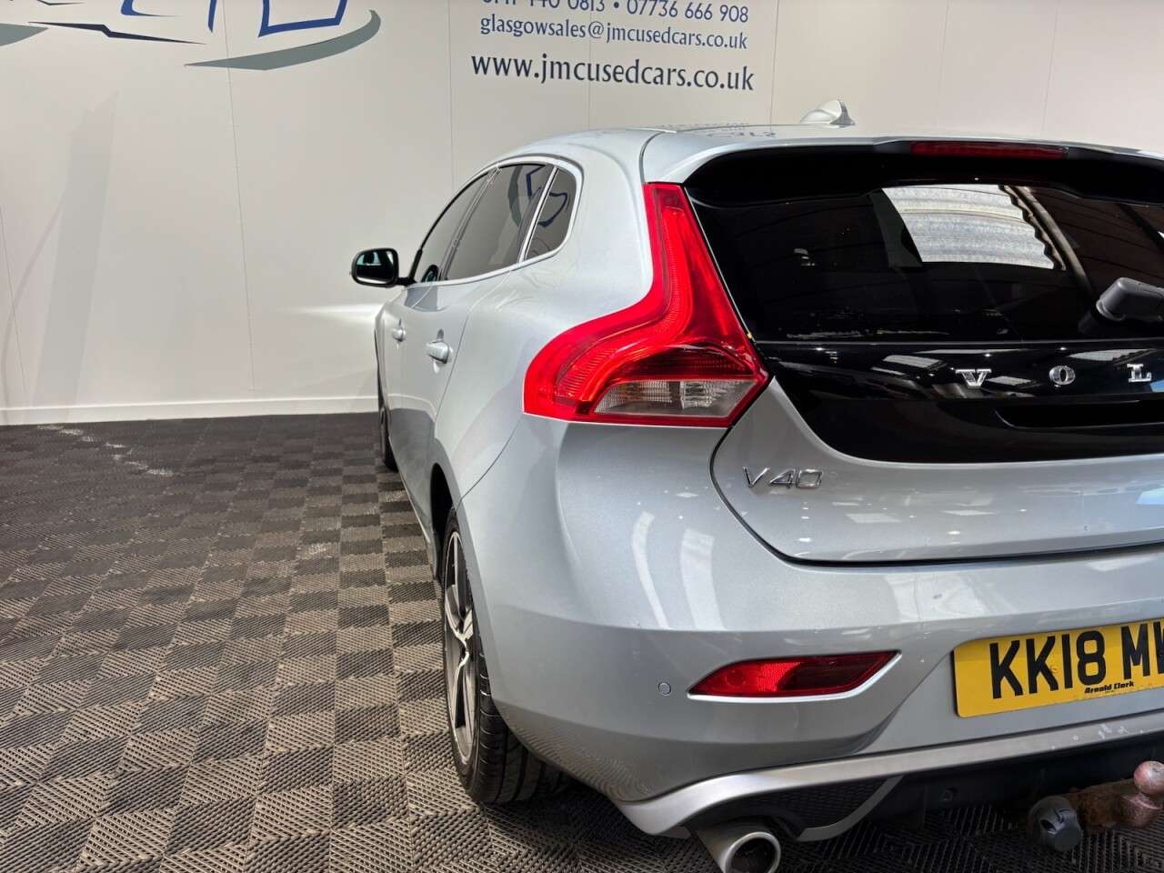 2018 VOLVO V40 2018 VOLVO V40