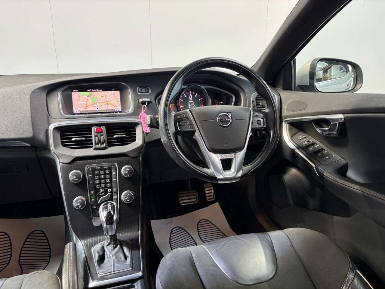 2018 VOLVO V40 2018 VOLVO V40