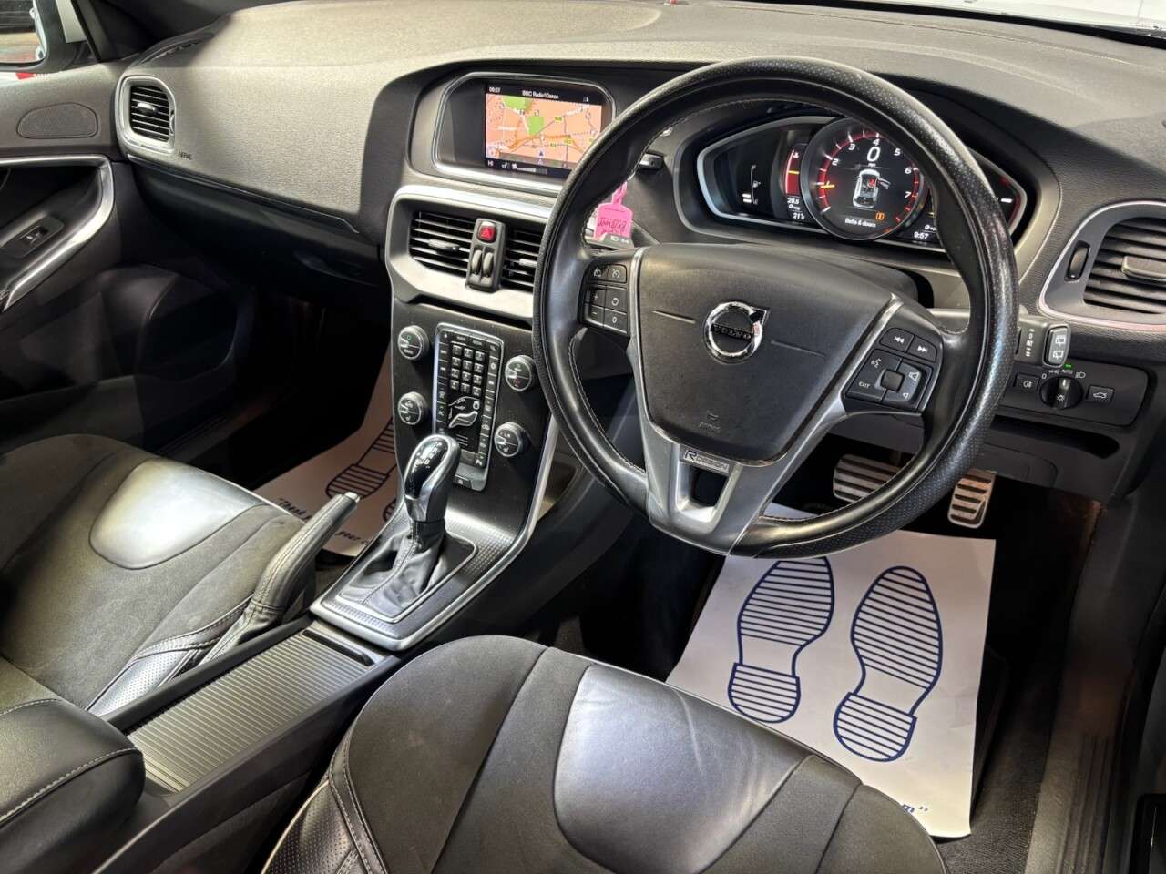 2018 VOLVO V40 2018 VOLVO V40