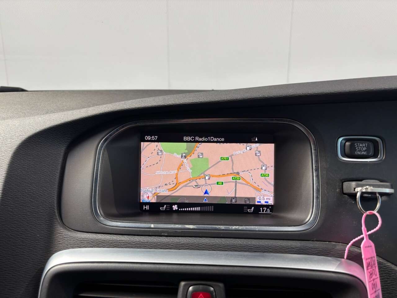 2018 VOLVO V40 2018 VOLVO V40