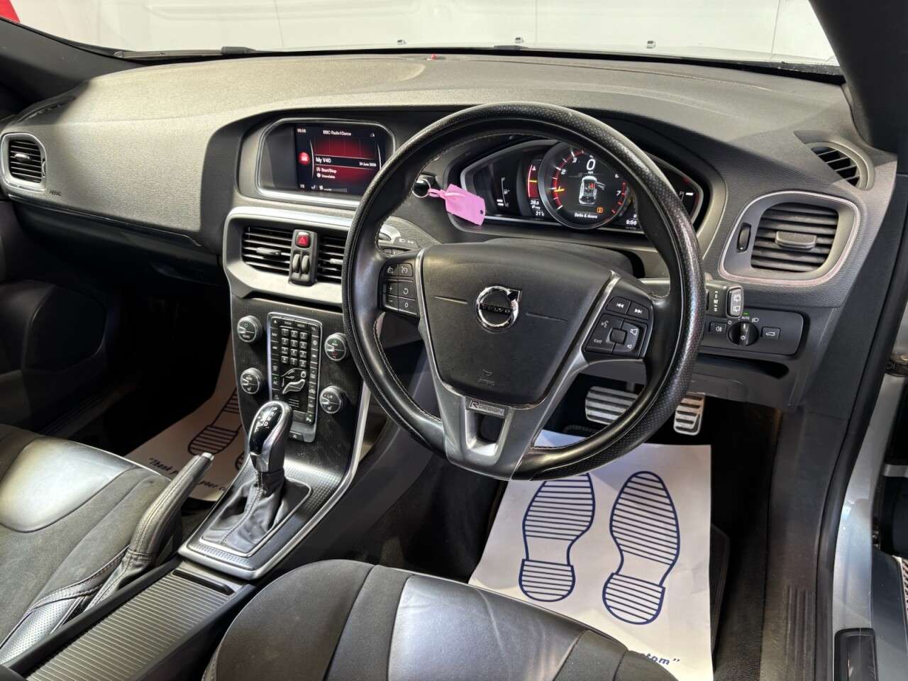 2018 VOLVO V40 2018 VOLVO V40