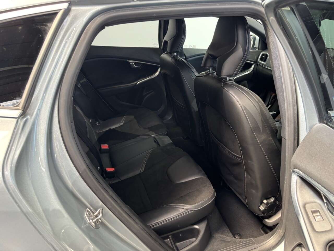 2018 VOLVO V40 2018 VOLVO V40