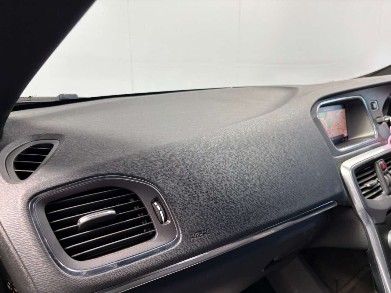 2018 VOLVO V40 2018 VOLVO V40