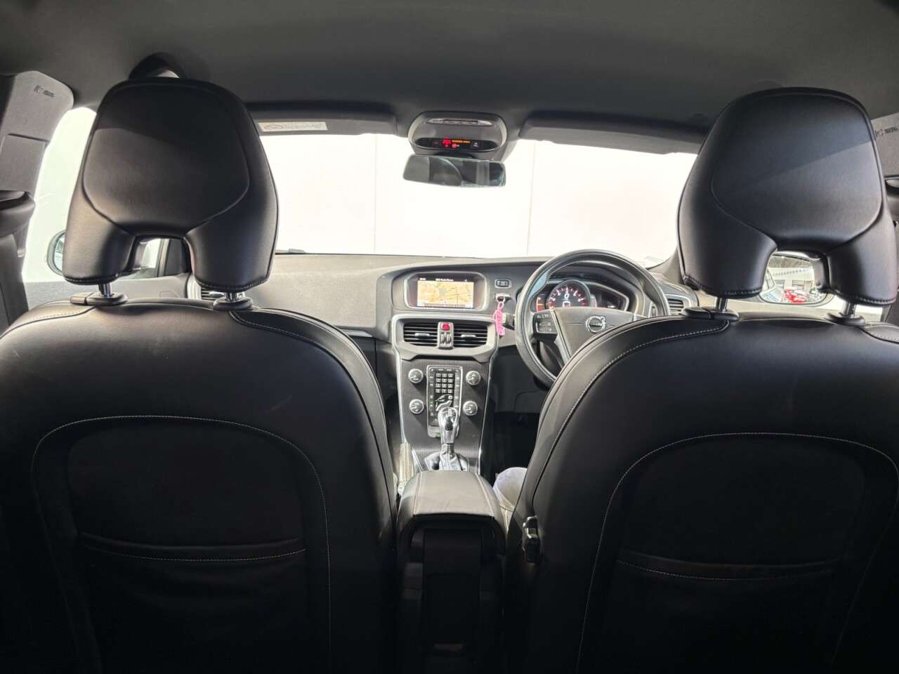 2018 VOLVO V40 2018 VOLVO V40