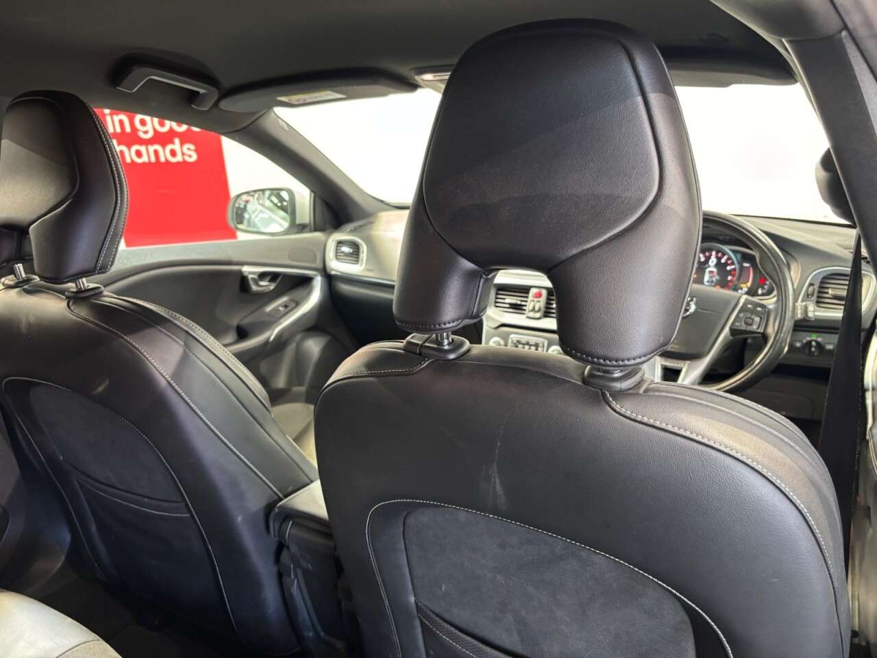 2018 VOLVO V40 2018 VOLVO V40