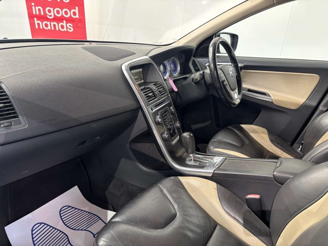 2012 VOLVO XC60 2012 VOLVO XC60