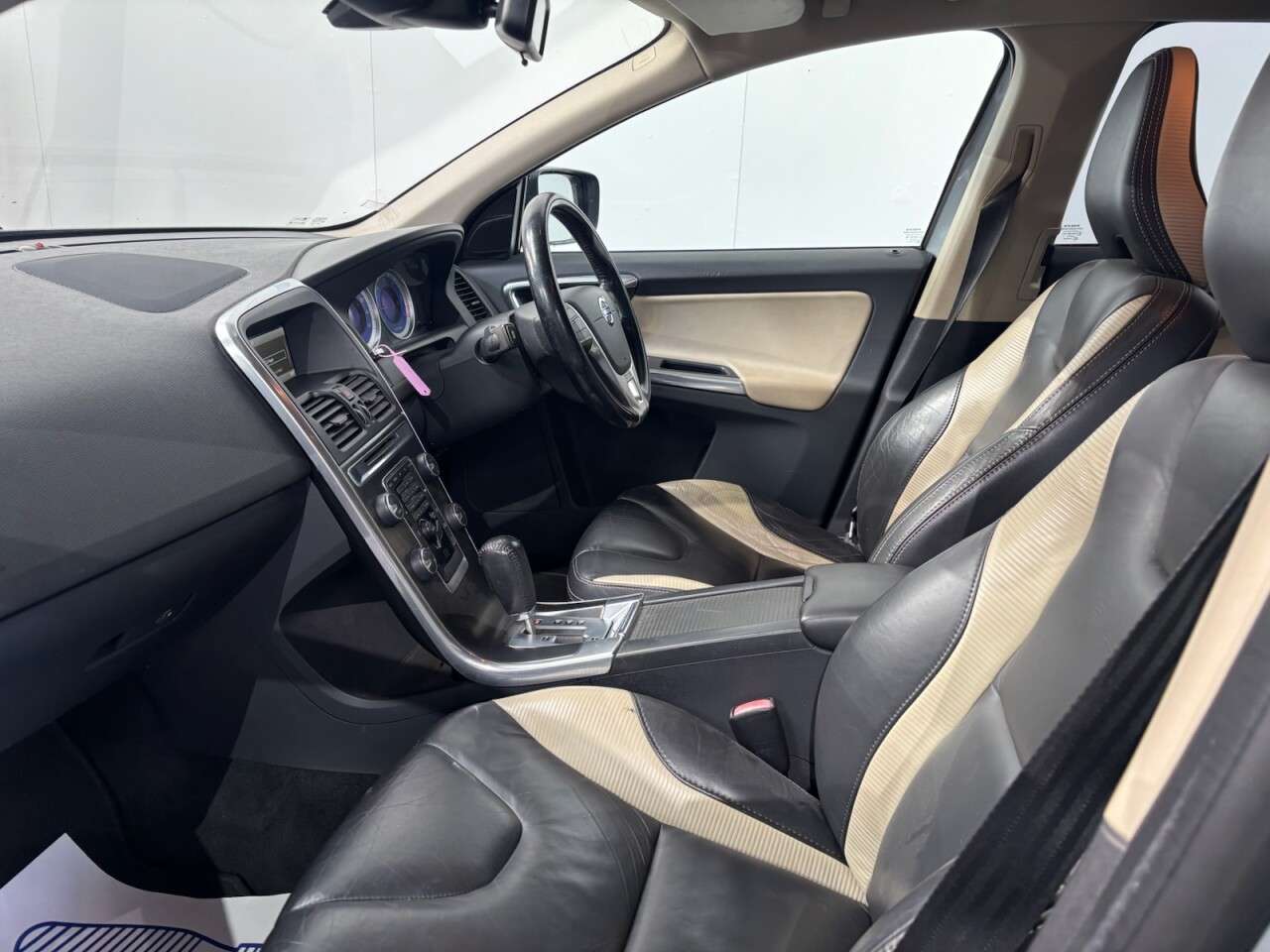 2012 VOLVO XC60 2012 VOLVO XC60