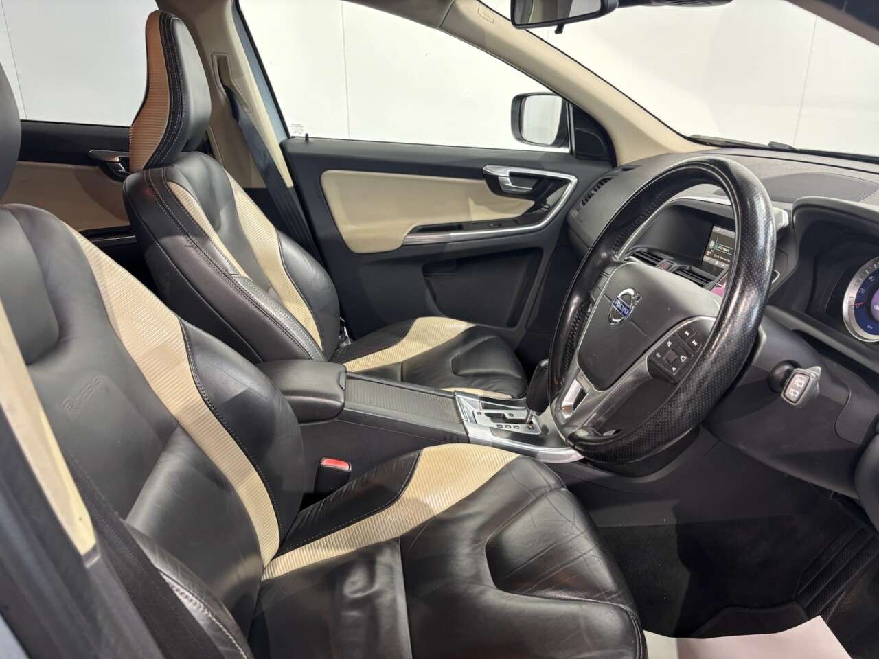 2012 VOLVO XC60 2012 VOLVO XC60