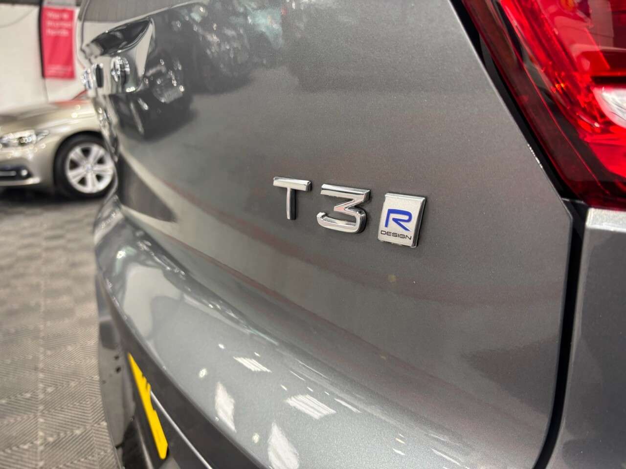 2019 VOLVO XC40 2019 VOLVO XC40