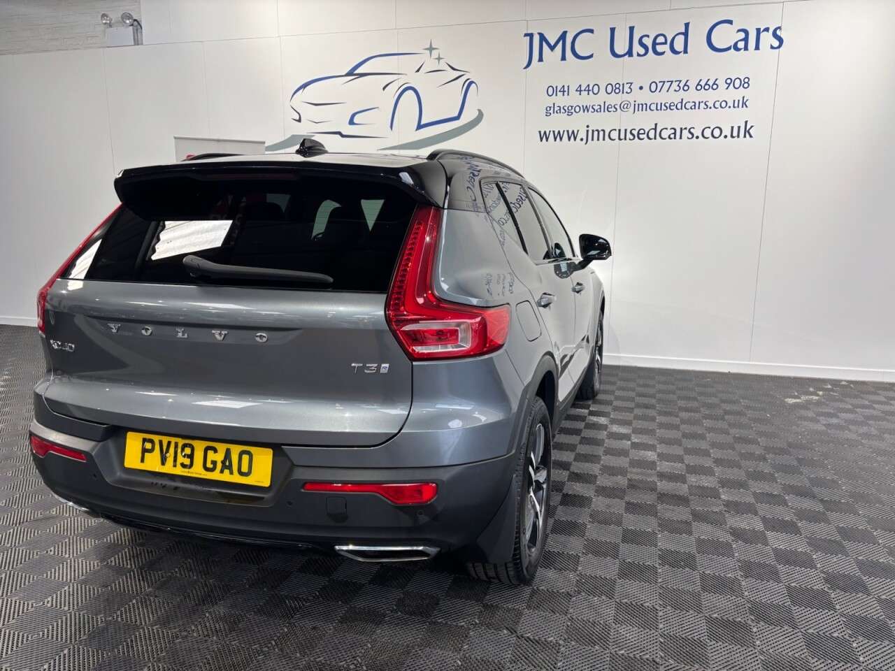 2019 VOLVO XC40 2019 VOLVO XC40