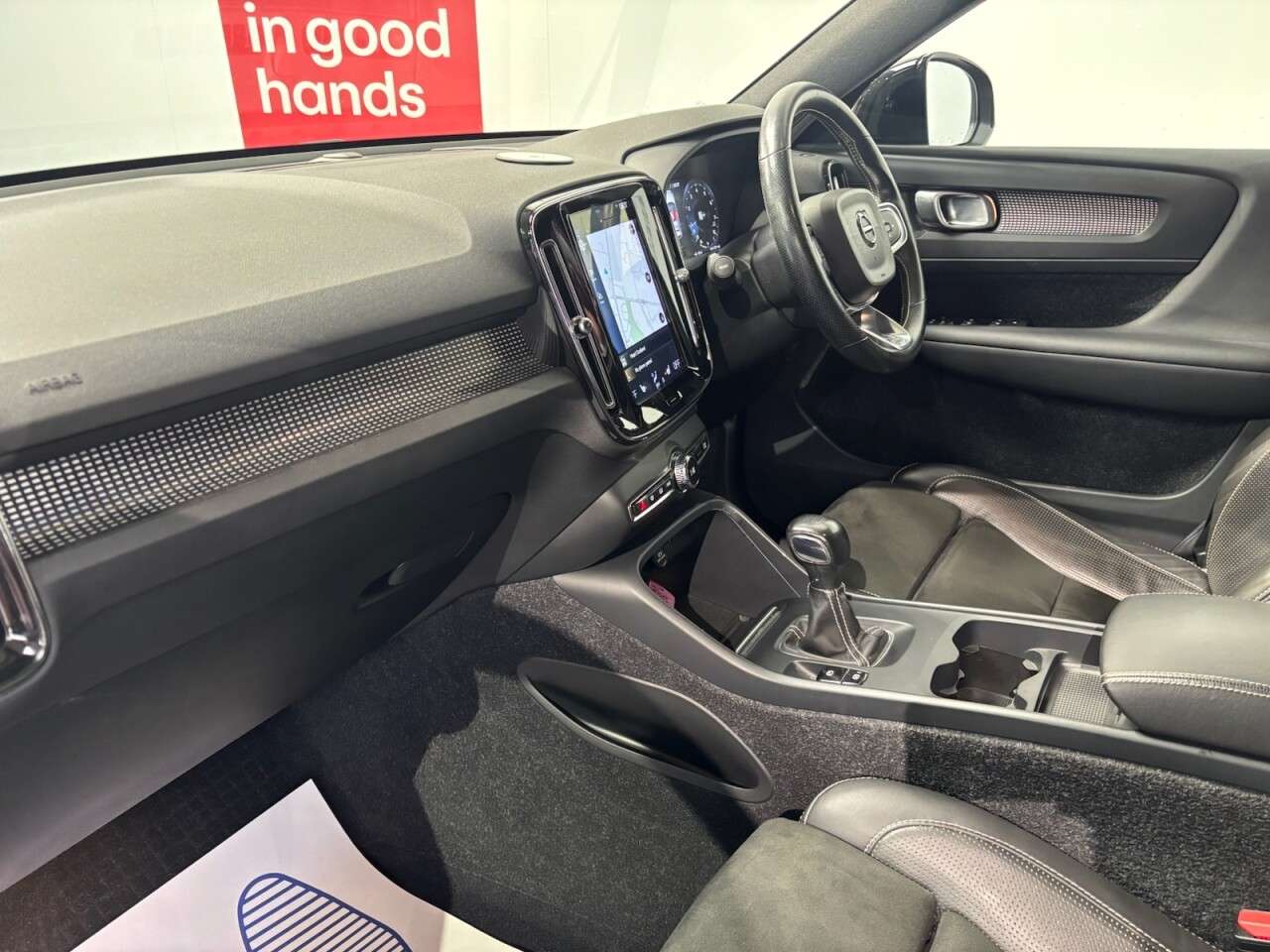 2019 VOLVO XC40 2019 VOLVO XC40