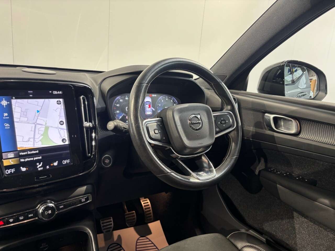 2019 VOLVO XC40 2019 VOLVO XC40